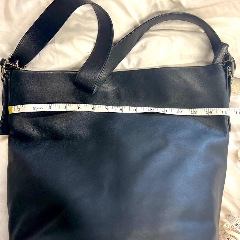 COACH Legacy Large Black Shoulder Bag. Excellent like new condition. - Picture 3 of 7